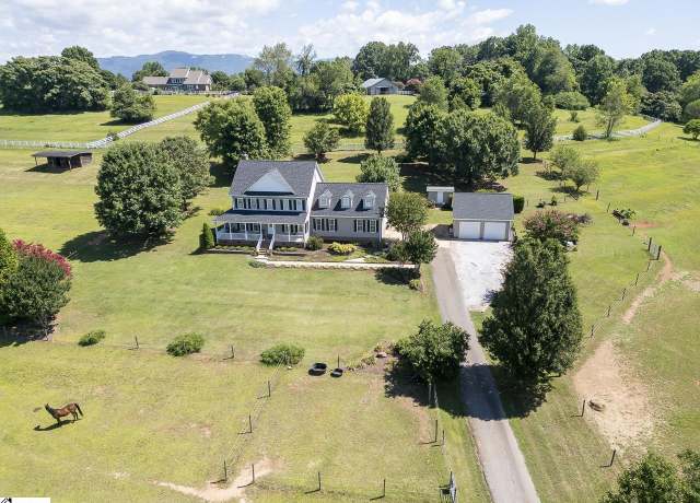 Property at 354 Chastain Hill Rd, Taylors, SC 29687, 6 beds, 4.5 baths