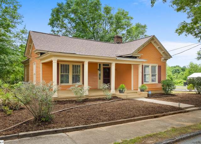 Property at 413 W Market St, Anderson, SC 29624, 2 beds, 2 baths