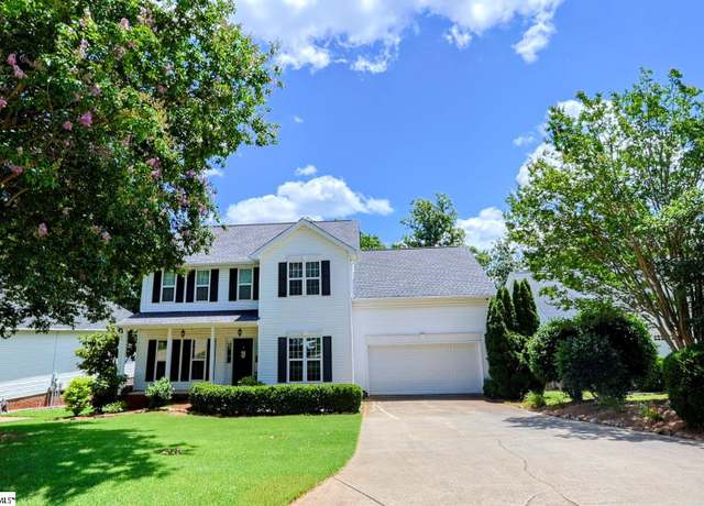Property at 11 Hickory Hollow Ct, Greenville, SC 29607, 4 beds, 2.5 baths