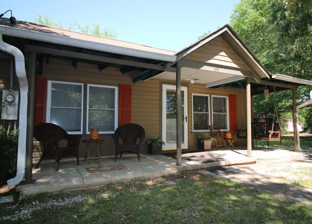 Property at 130 S King St, Seneca, SC 29678, 3 beds, 1 bath