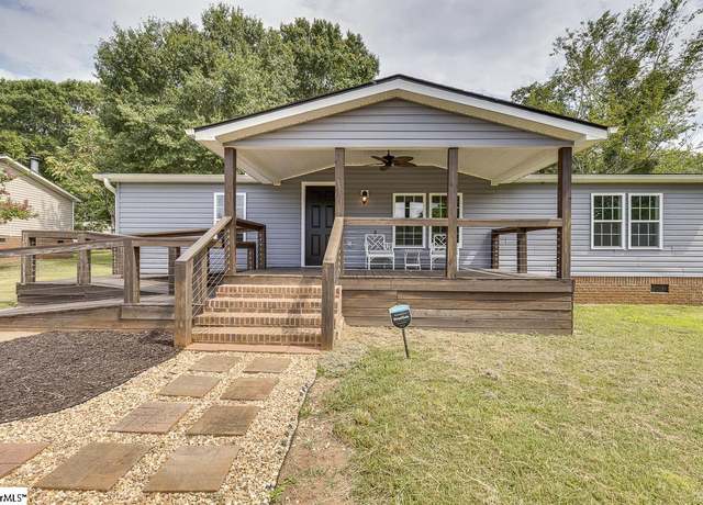 Property at 1633 Anderson Ridge Rd, Simpsonville, SC 29681, 3 beds, 2 baths