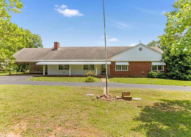 Property at 311 Costner Rd, Boiling Springs, SC 29316, 3 beds, 2 baths