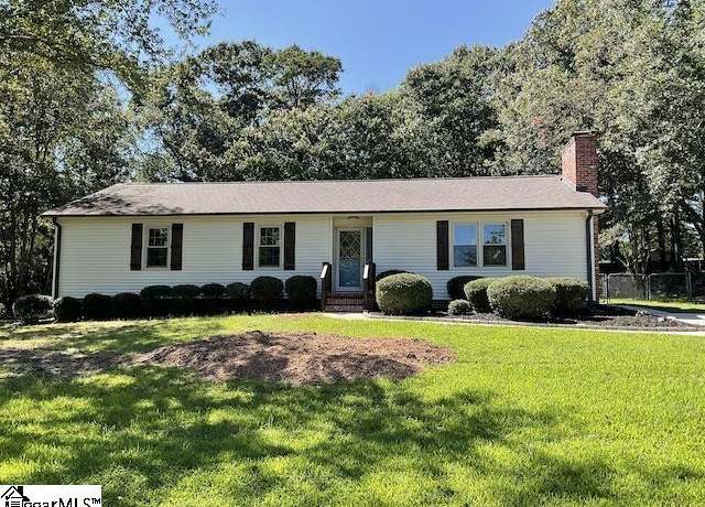 Property at 20 Buckingham Way, Taylors, SC 29687, 3 beds, 2 baths
