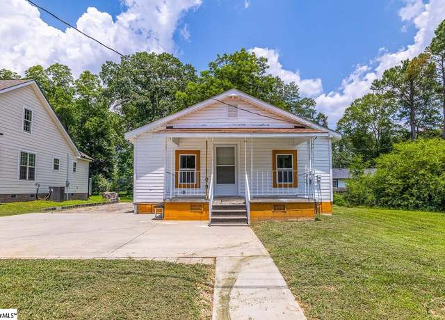 Property at 109 Moore St, Simpsonville, SC 29681, 3 beds, 1 bath