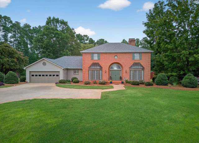 Property at 104 Mountain View Ct, Pickens, SC 29671, 5 beds, 2.5 baths