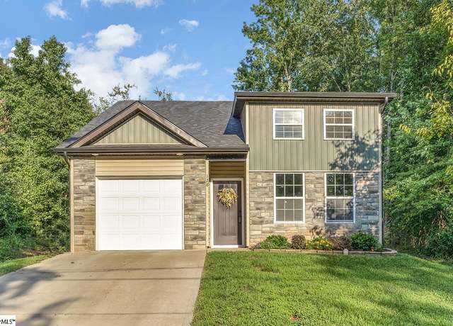 Property at 128 Broad St, Wellford, SC 29385, 3 beds, 2 baths