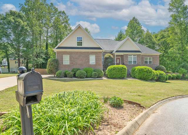 Property at 103 Graclan Ct, Simpsonville, SC 29680, 5 beds, 3.5 baths
