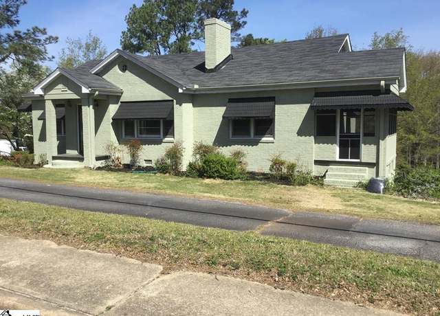 Property at 2901 E North St, Greenville, SC 29615, 3 beds, 1 bath