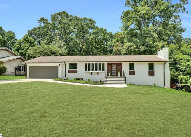 Property at 300 Vesper Cir, Mauldin, SC 29662, 5 beds, 3 baths