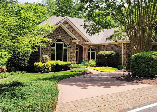 Property at 101 Lake Hills Ln, Travelers Rest, SC 29690, 4 beds, 3.5 baths
