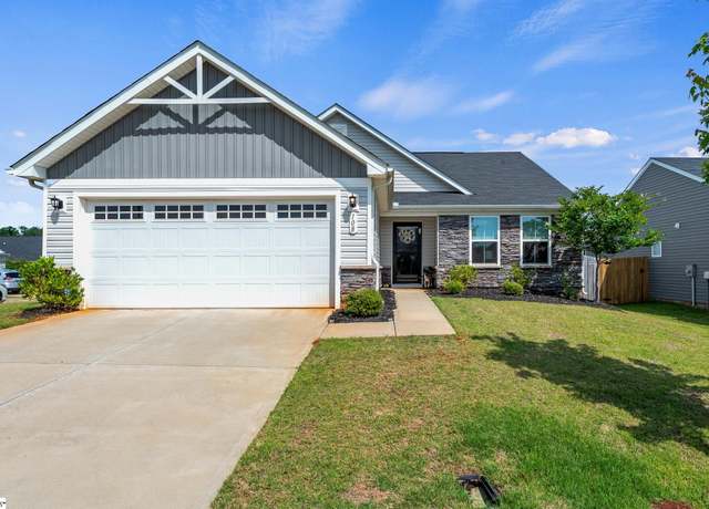 Property at 108 Bending Branch Rd, Greenville, SC 29605, 3 beds, 2 baths