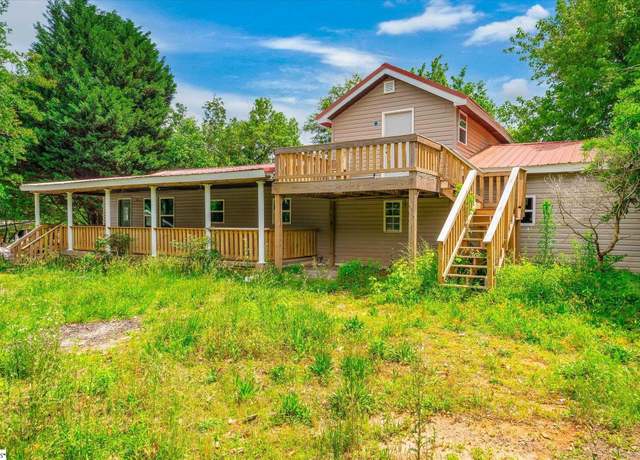 Property at 135 Commercial Cir, Westminster, SC 29693-4841, 4 beds, 3 baths