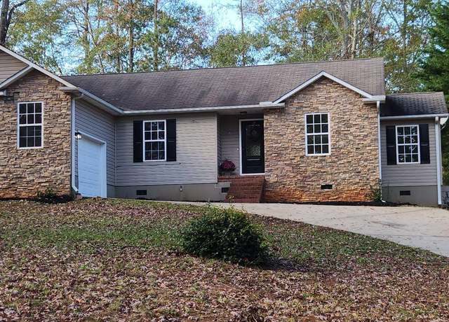 Property at 16 Ghana Dr, Greenville, SC 29605, 3 beds, 2 baths