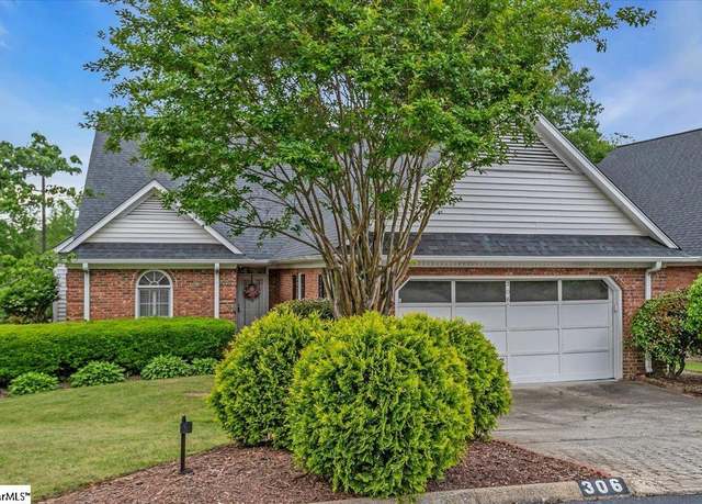 Property at 306 Greenview Cir, Greenville, SC 29609-1967, 3 beds, 2.5 baths