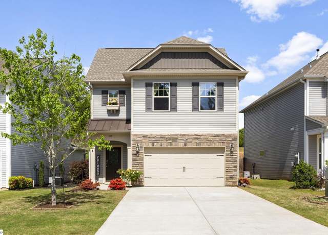 Property at 104 Wheaton Ct, Simpsonville, SC 29680, 3 beds, 2.5 baths