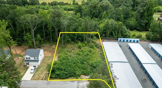 Photo of 106 Heather Glen Ln, Clinton, SC 29325