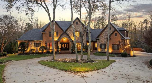 Photo of 420 Chancery Ln, Simpsonville, SC 29681