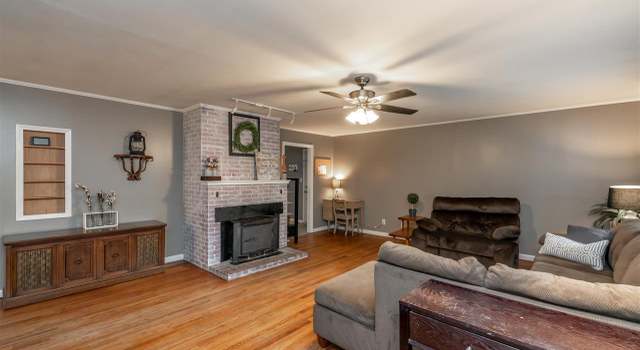 Photo of 200 Lakeview Dr, Landrum, SC 29356