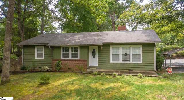 Photo of 200 Lakeview Dr, Landrum, SC 29356