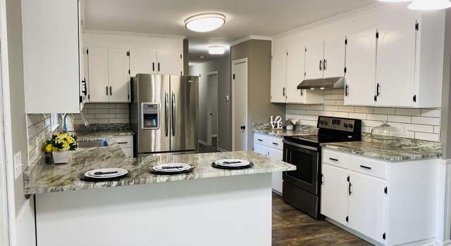 Photo of 225 Lipscomb Dr, Travelers Rest, SC 29690
