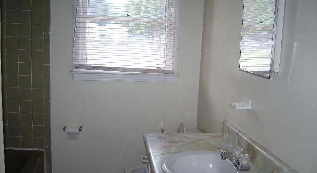 Photo of 211 E Ave, Greer, SC 29651-4258