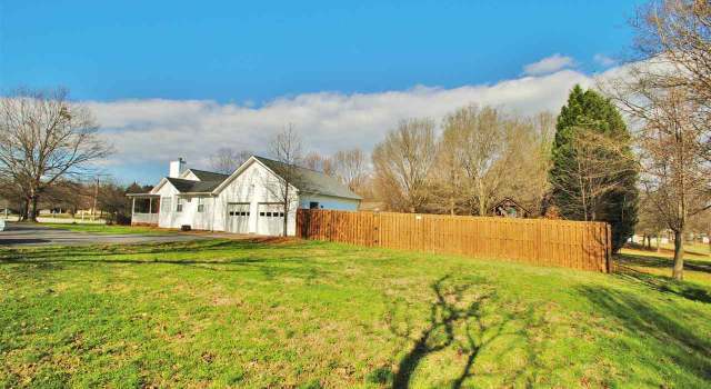 Photo of 3920 Parris Bridge Rd, Boiling Springs, SC 29316-5439