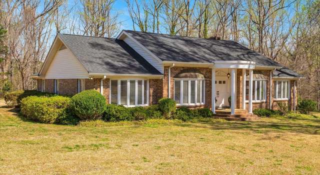 Photo of 400 Longview Dr, Laurens, SC 29360