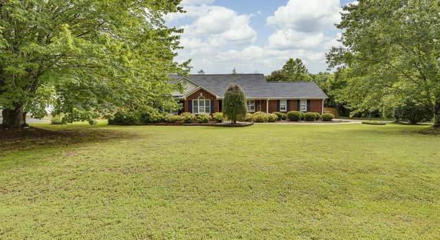 Photo of 409 Cresthaven Dr, Boiling Springs, SC 29316