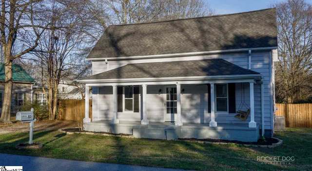 Photo of 305 Craig St, Fountain Inn, SC 29644