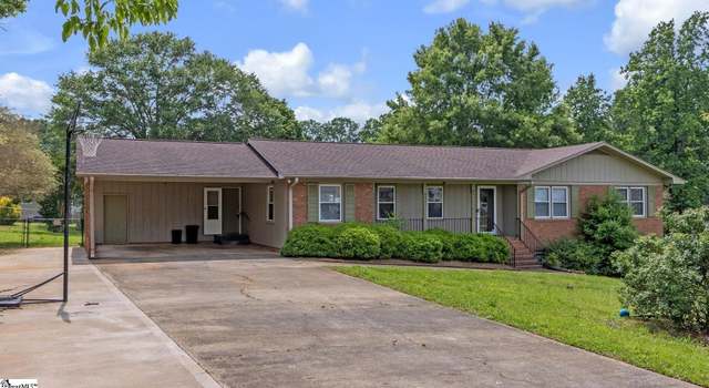 Photo of 140 Greenbriar Dr, Gaffney, SC 29341