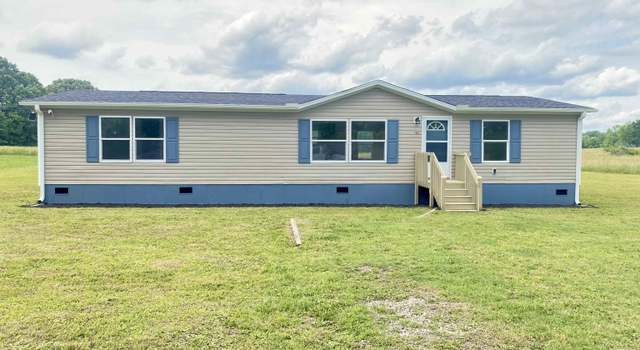 Photo of 111 Mcwatters Dr, Clinton, SC 29325