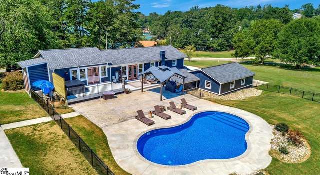 Photo of 221 Lakeside Dr, Seneca, SC 29672