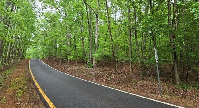 Photo of 501 N Arrowhead Dr, Westminster, SC 29693