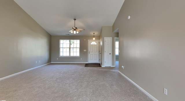Photo of 599 Duncan Station Dr, Duncan, SC 29334-8947