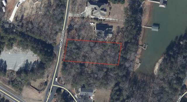 Photo of 104 S Shore Dr, Fair Play, SC 29643
