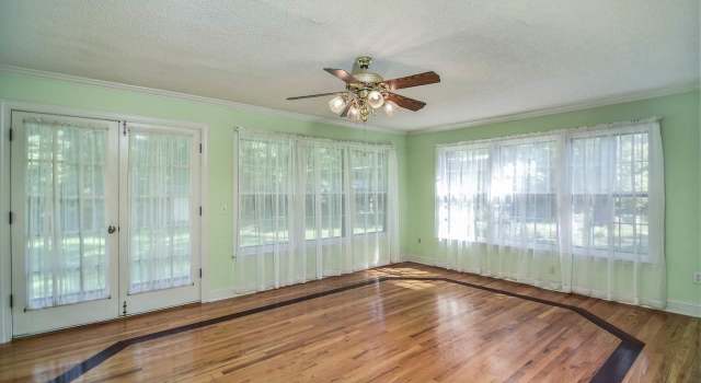 Photo of 103 Oakwood St, Easley, SC 29642