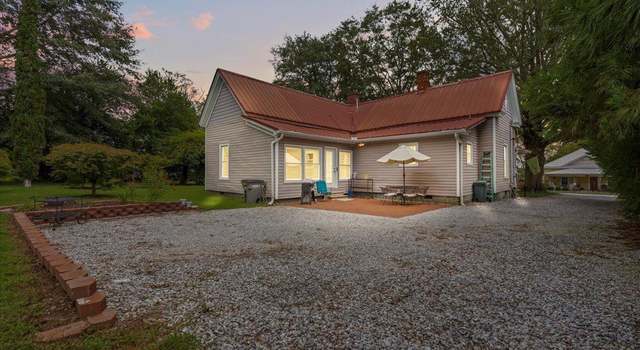 Photo of 10 S Peachtree St, Liberty, SC 29657