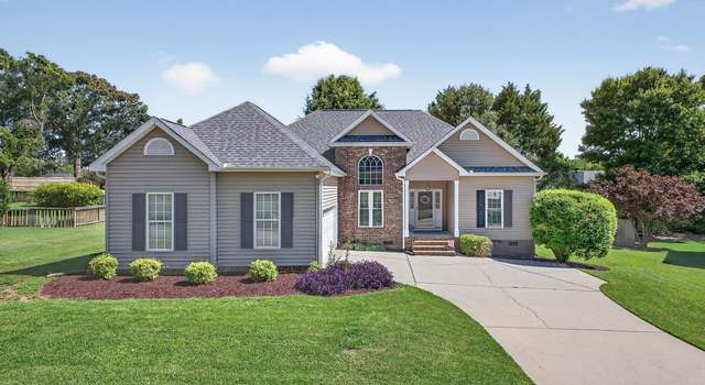 Photo of 10 Parkcrest Ct, Simpsonville, SC 29681
