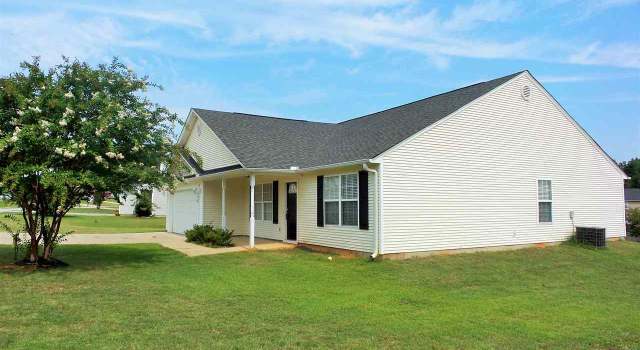 Photo of 425 Bentridge Dr, Spartanburg, SC 29301