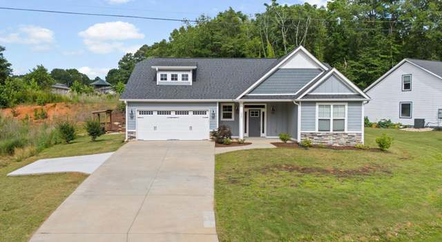 Photo of 220 Plantation Rd, Greenville, SC 29605-2233