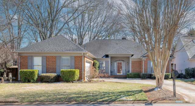 Photo of 127 River Oaks Dr, Greer, SC 29650