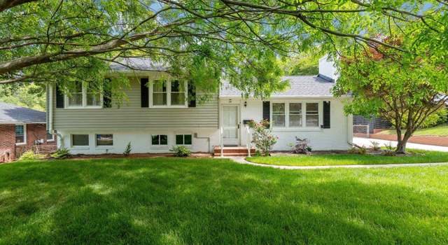 Photo of 28 Lullwater Rd, Greenville, SC 29607