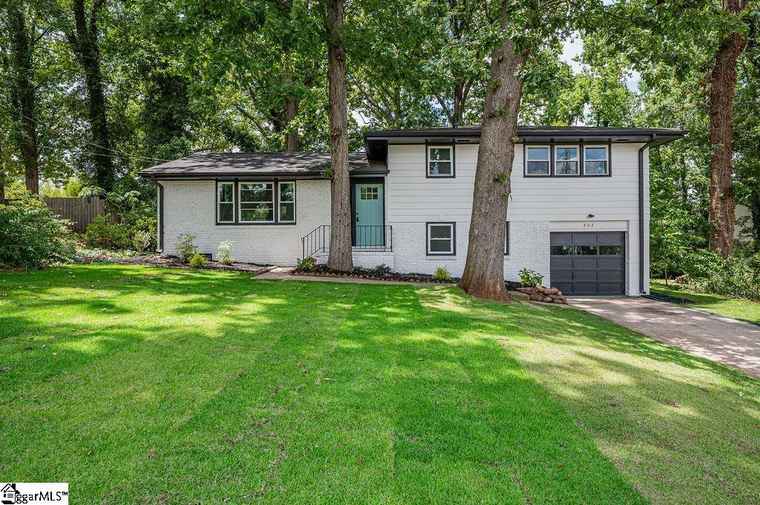 Photo of 808 Pine Creek Dr Greenville, SC 29605