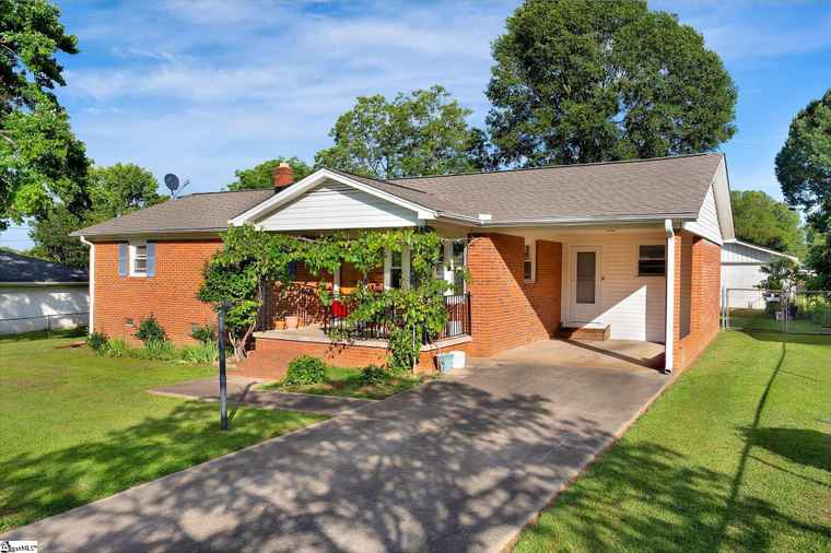 Photo of 110 Cherrylane Dr Greenville, SC 29617-2515