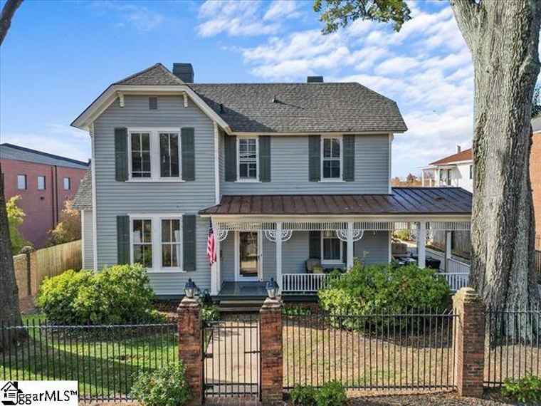 Photo of 231 Hampton Ave Greenville, SC 29601