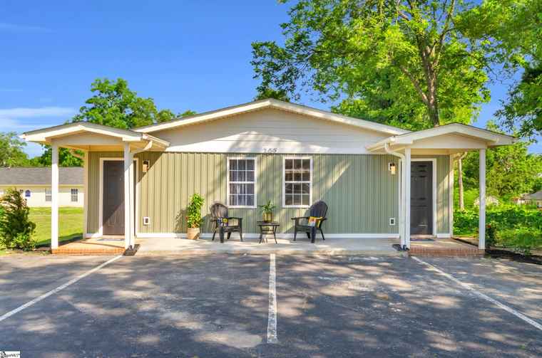 Photo of 209 Arlington Rd Greer, SC 29651