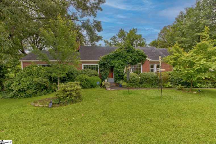 Photo of 113 Ackley Rd Greenville, SC 29607