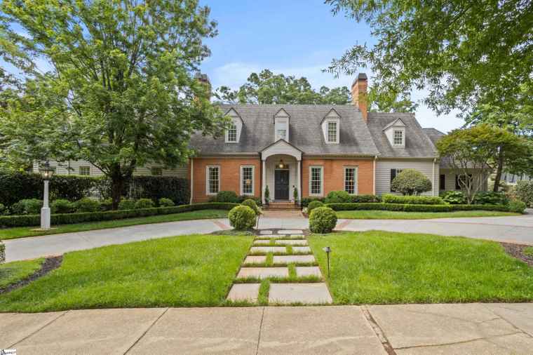 Photo of 540 Crescent Ave Greenville, SC 29601