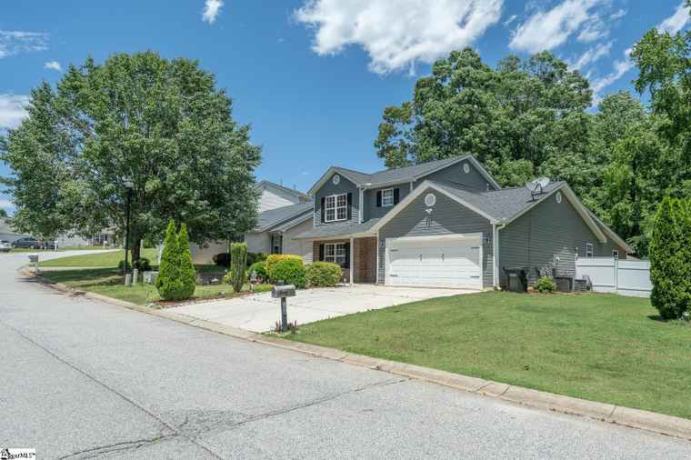 Photo of 104 Kingscreek Dr Greer, SC 29650