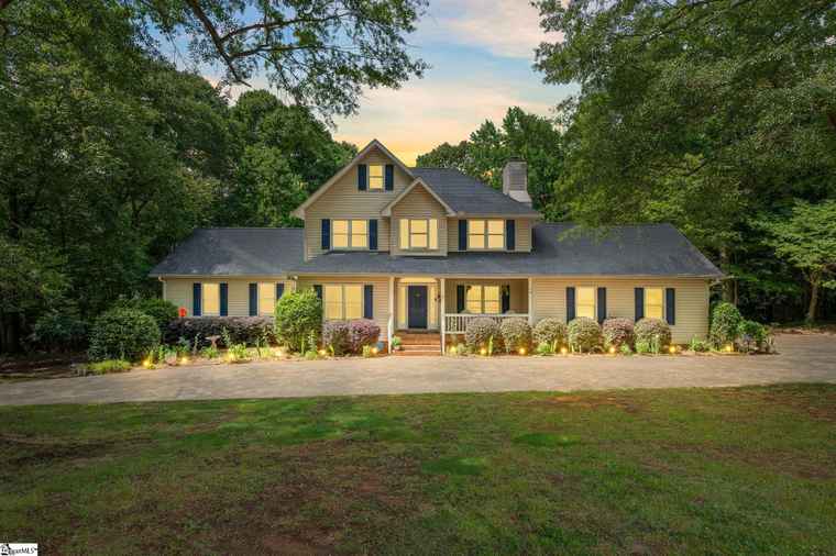 Photo of 62 Southwood Dr Greenville, SC 29605
